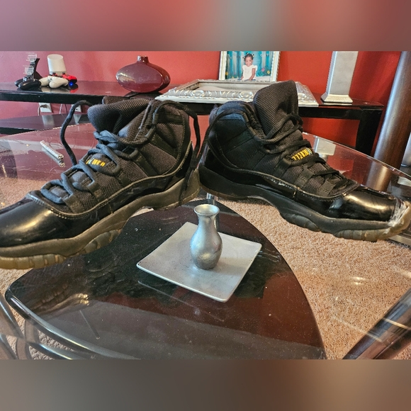 Jordan 11 size 6.5 - Picture 9 of 10